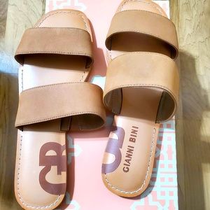 Gianni Bini Nude Sandals. Size 8.5M